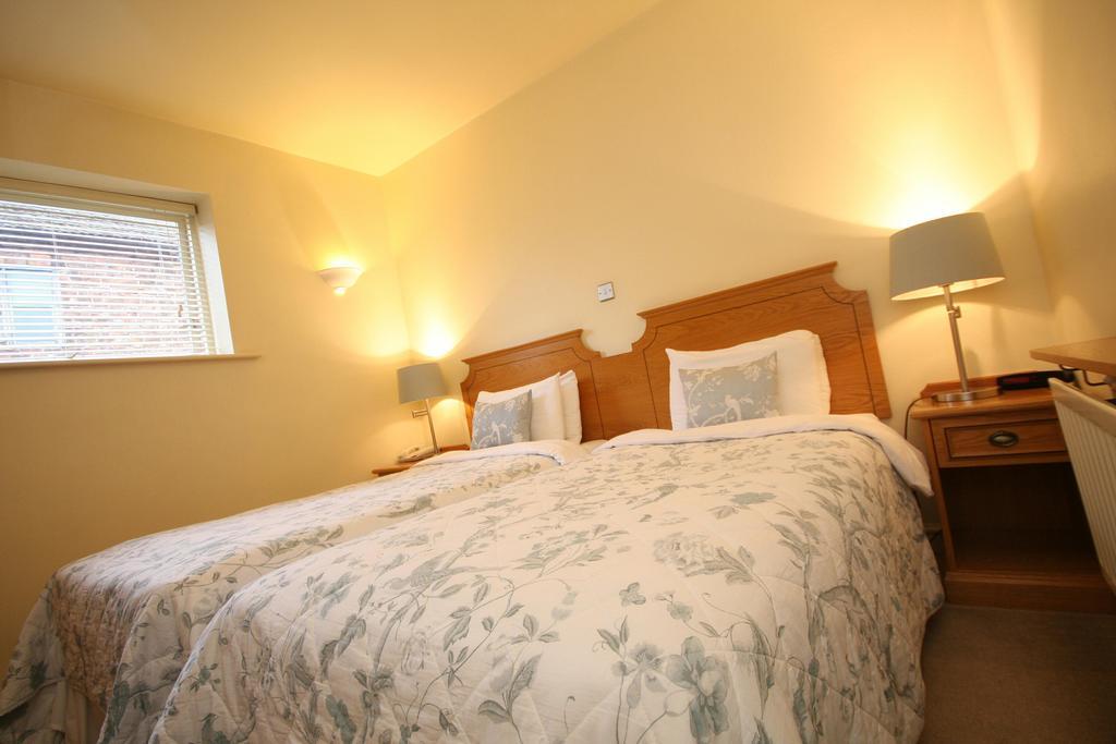 Crown Hotel Nantwich Habitación foto